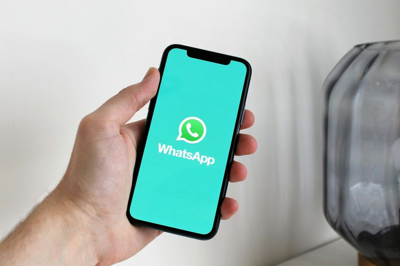Мета компанияси WhatsApp мессенжерида сунъий интеллектга асосланган Мета AI  тасвир генераторини синовдан ўтказишни бошлади (видео)