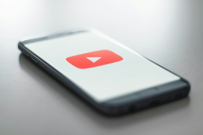 YouTube фойдаланувчиларга янги сунъий интеллект функциясини қўшди