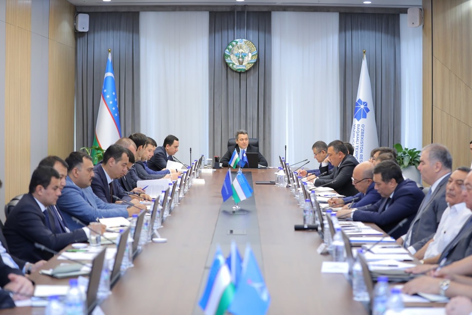 Davlat rahbari tomonidan hududlar va tarmoqlarda iqtisodiy o‘sish sur’atlarini ta’minlash bo‘yicha belgilab berilgan vazifalari ijrosiga bag‘ishlangan Vazirlik Hay’ati yig‘ilishi o‘tkazildi