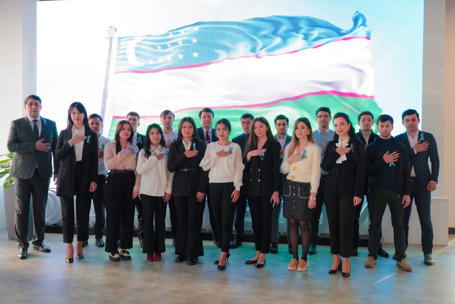 Наш флаг — наша честь и гордость!